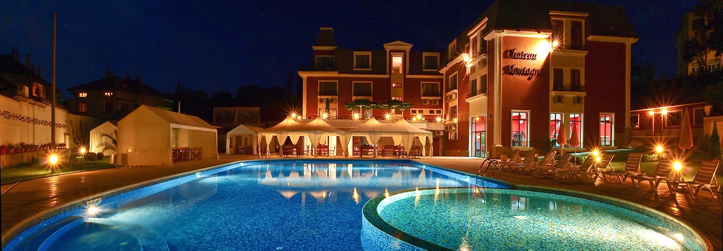 Outdoor swimming pool