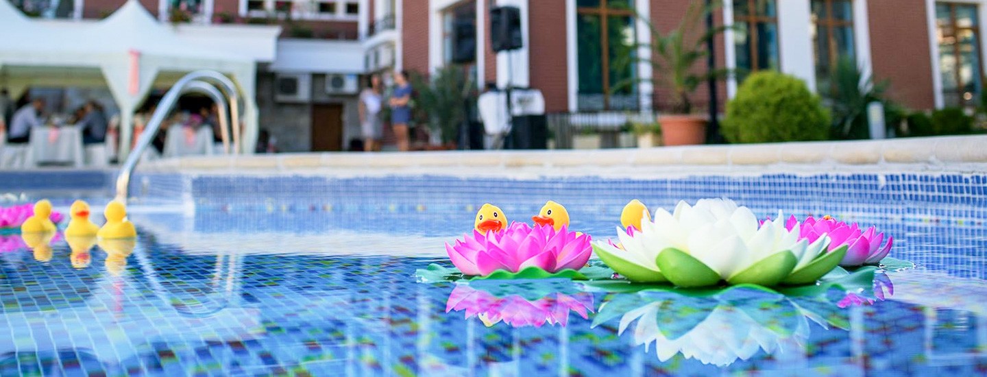 Outdoor swimming pool